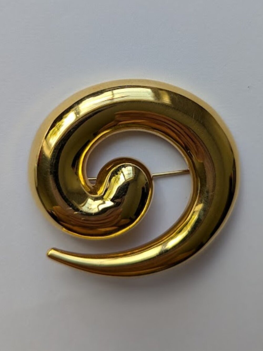 Large Vintage Jewelry Monet Modernist Signed Gold Tone Swirl Spiral Brooch Pin